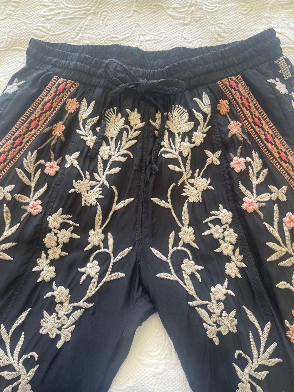 Johnny Was Black Cropped Embroidered Floral Ankle Pants - Picture 2 of 9